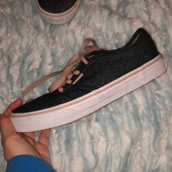 Vans - Picture 4 of 8
